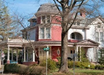 Image of Historic District Neighborhood